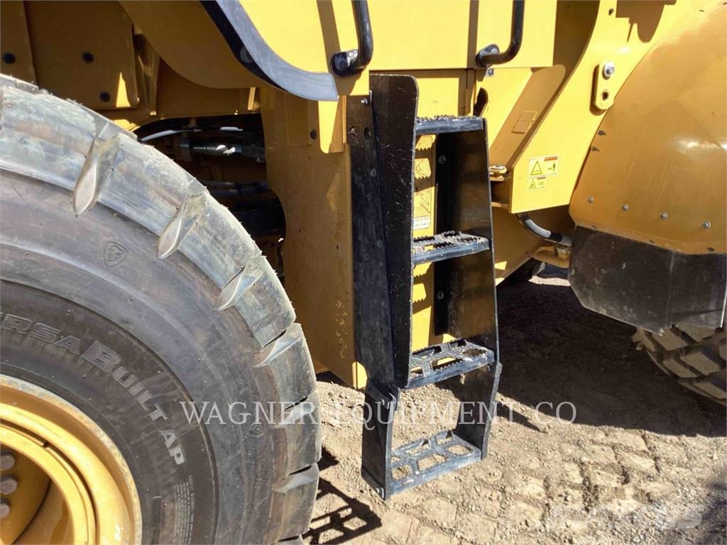 CAT 966M FC Kolesové nakladače