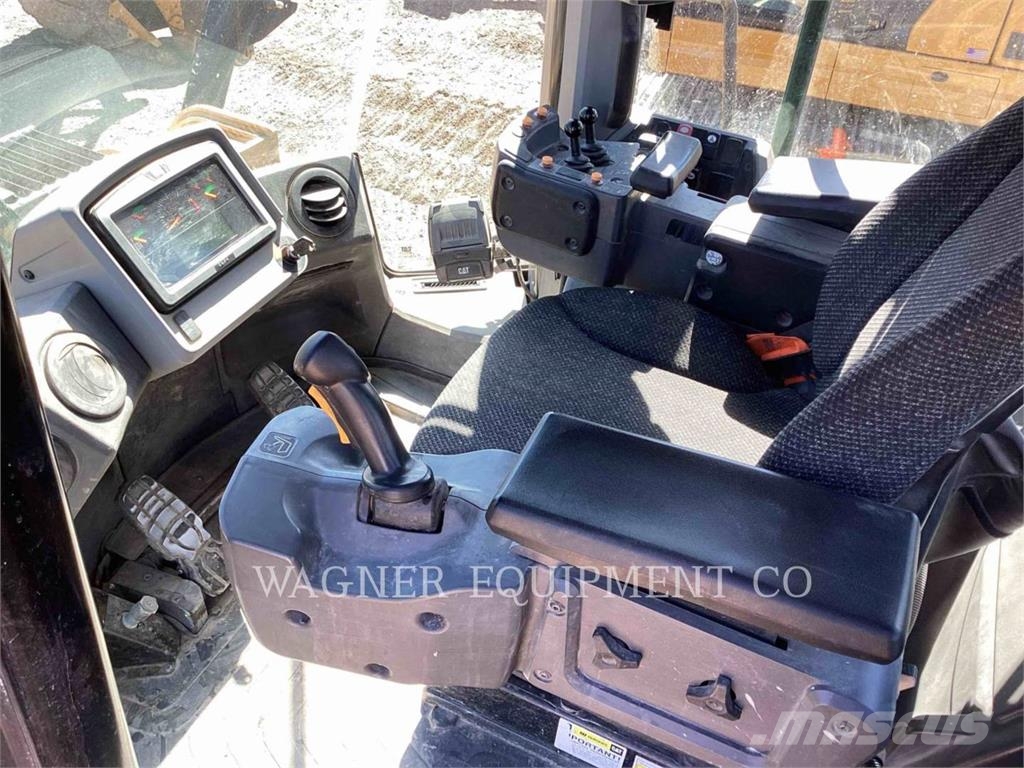 CAT 966M FC Kolesové nakladače