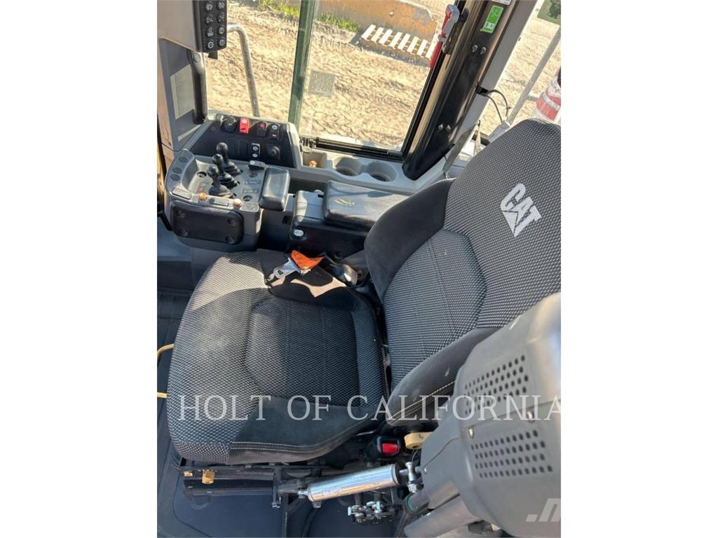 CAT 966M HL Chargeuse sur pneus