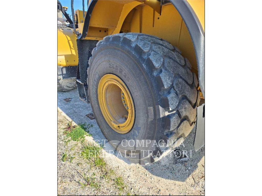 CAT 966M XE لوادر بعجل