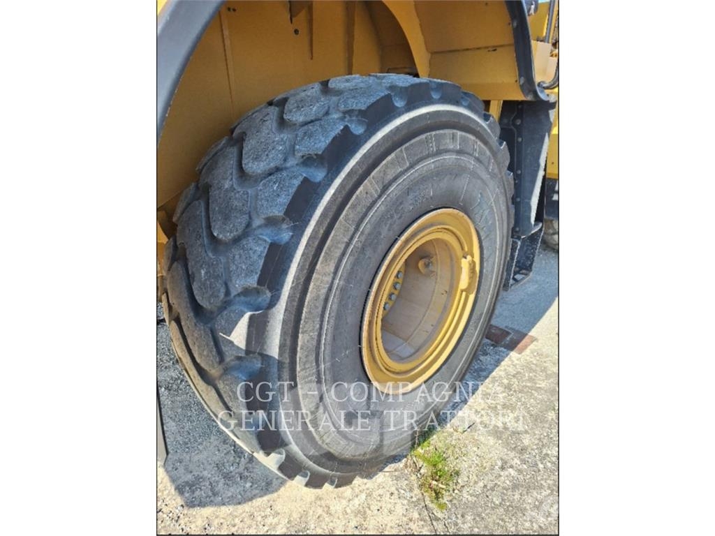 CAT 966M XE لوادر بعجل