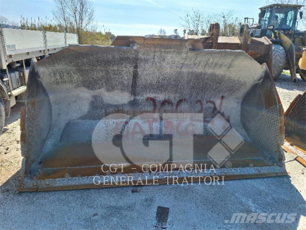CAT 966M XE Фронтальні навантажувачі
