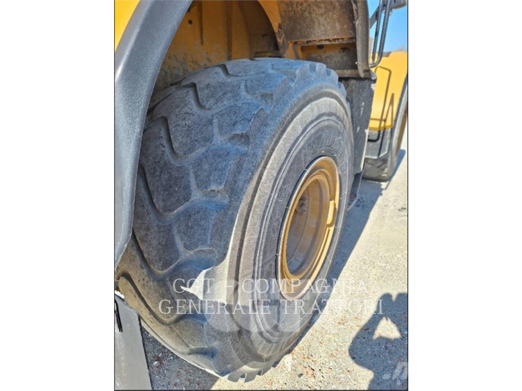 CAT 966M XE Фронтальні навантажувачі