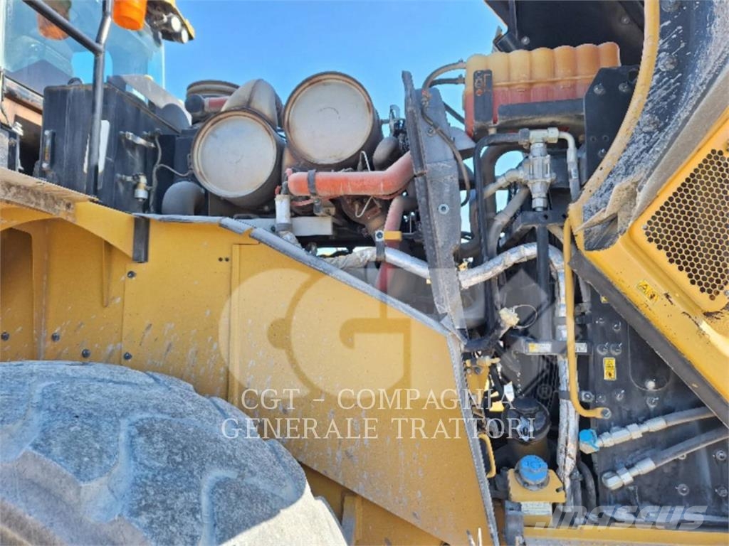 CAT 966M XE Фронтальні навантажувачі