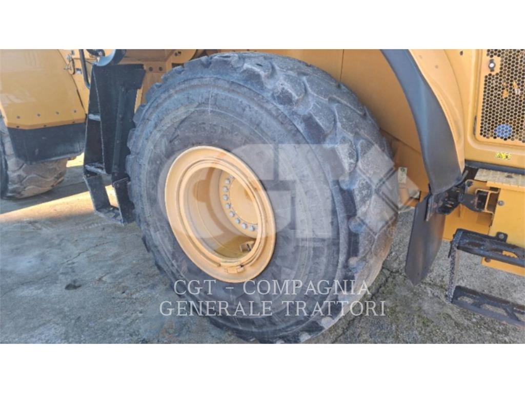 CAT 966M XE لوادر بعجل