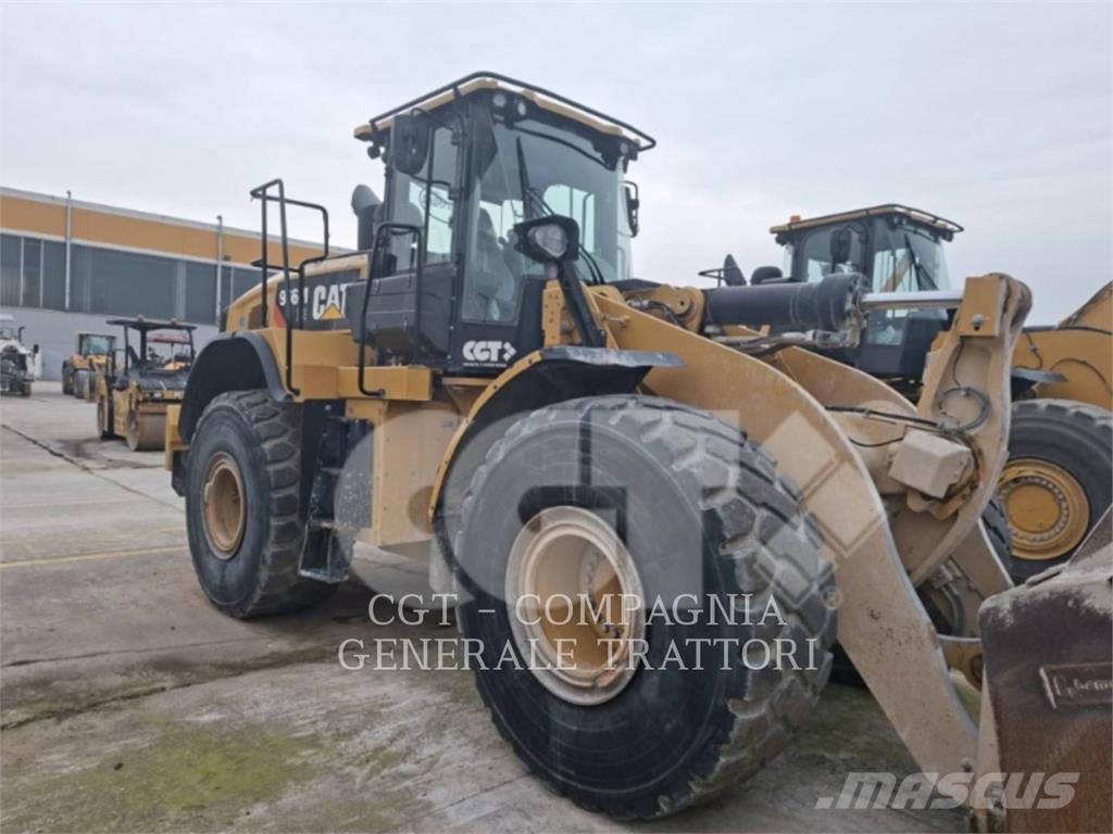 CAT 966M XE Kolesové nakladače