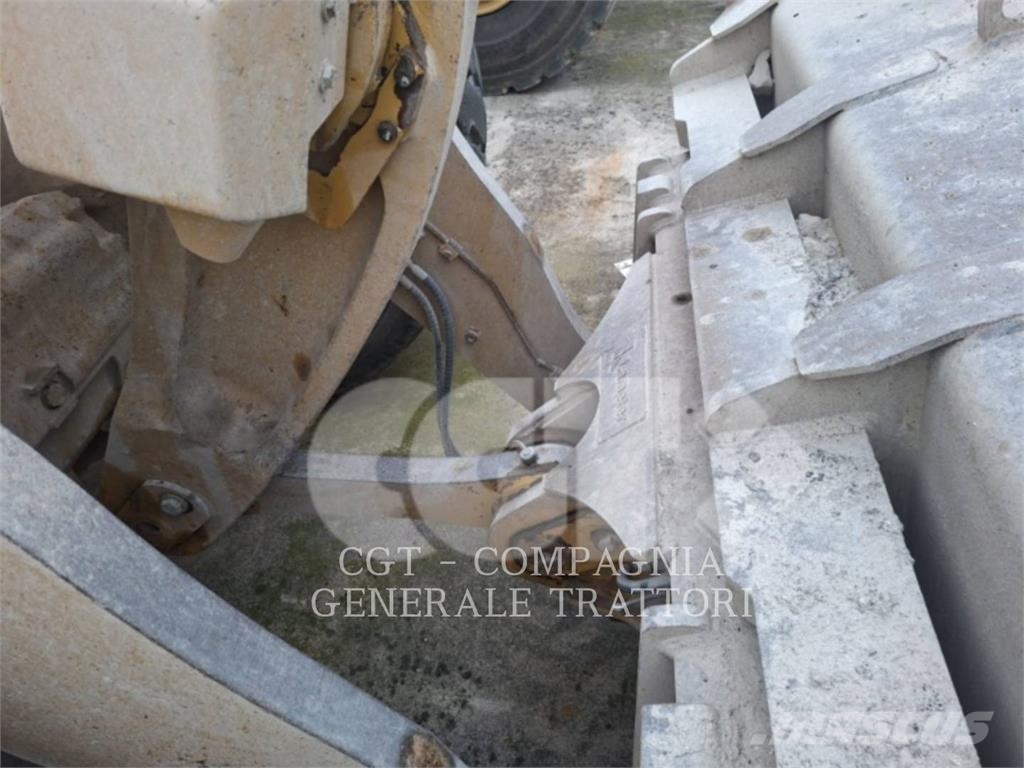 CAT 966M XE Kolesové nakladače