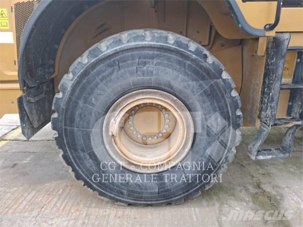 CAT 966M XE Kolesové nakladače
