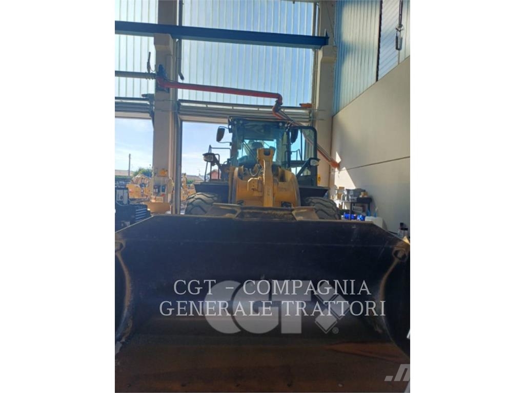 CAT 966M XE Pale gommate