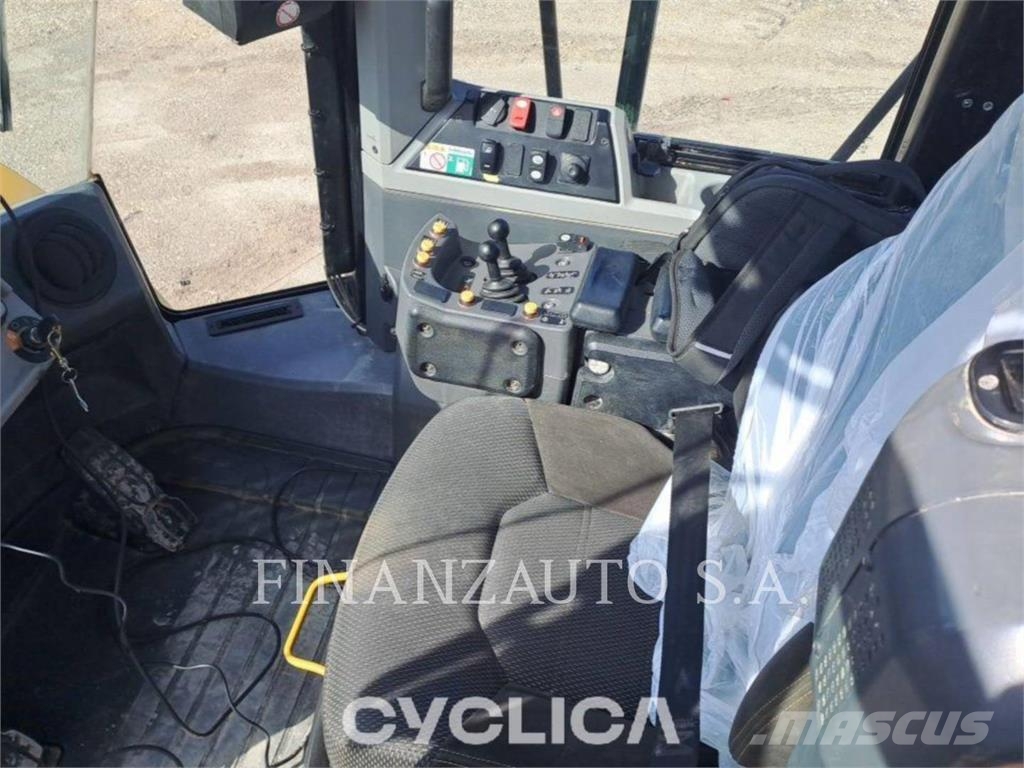 CAT 966MXE لوادر بعجل