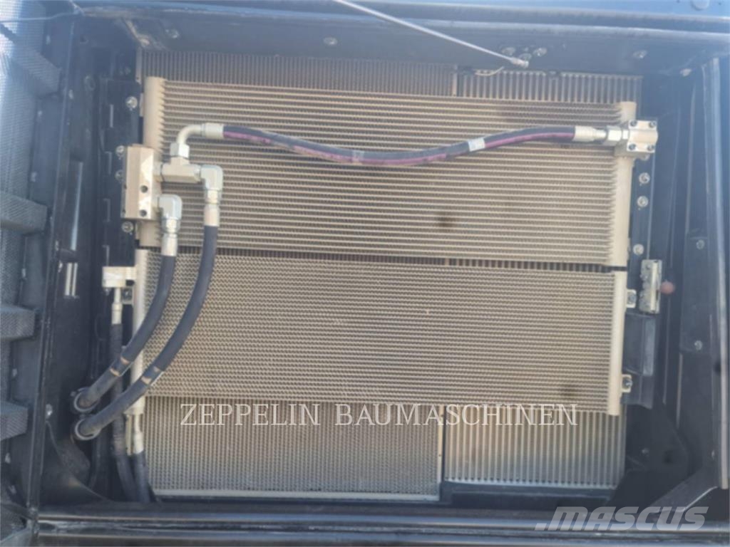 CAT 972 لوادر بعجل