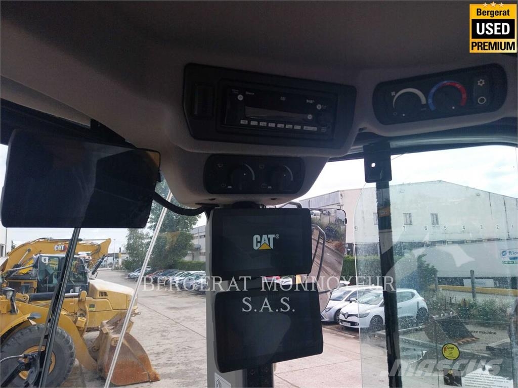 CAT 972 Kolesni nakladalci