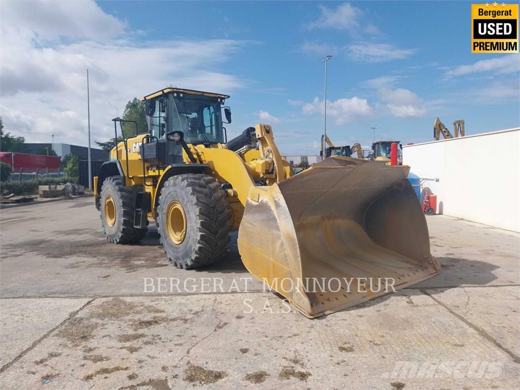 CAT 972 Kolesni nakladalci