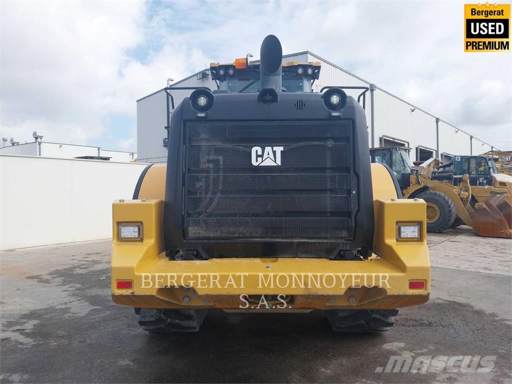 CAT 972 Kolesni nakladalci