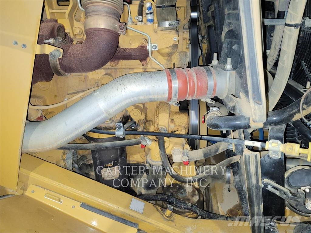 CAT 972-14 لوادر بعجل