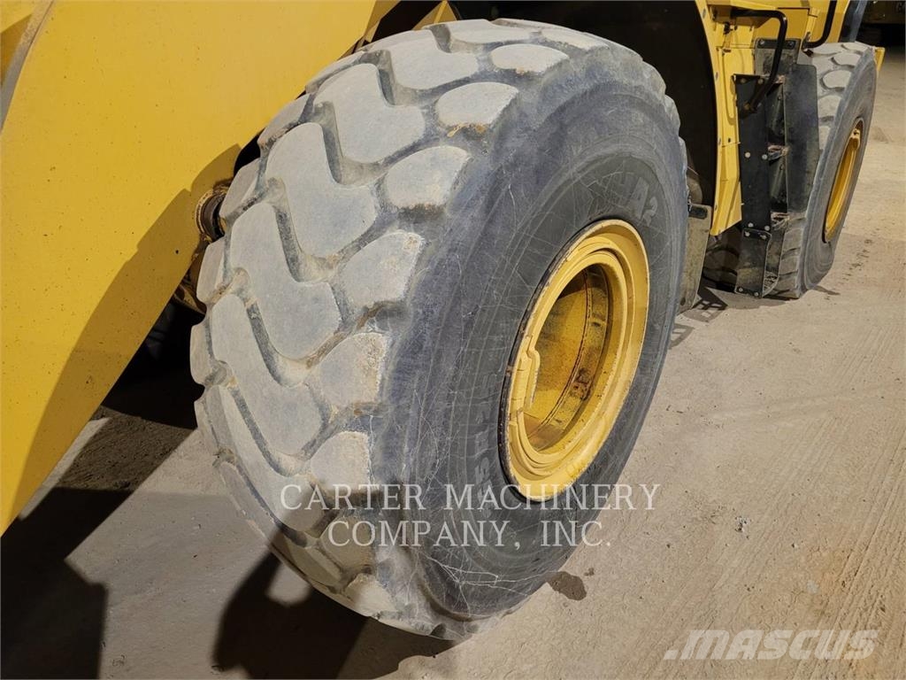 CAT 972-14 لوادر بعجل