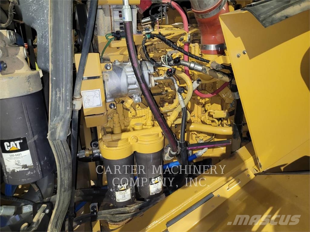 CAT 972-14 لوادر بعجل