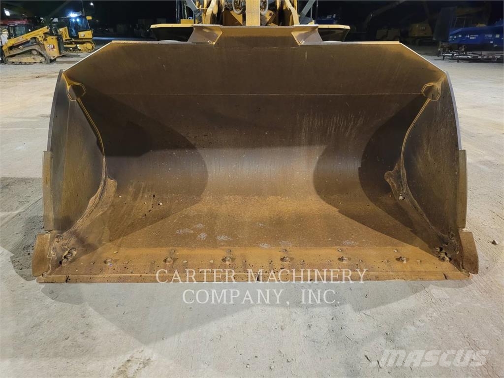 CAT 972-14 لوادر بعجل