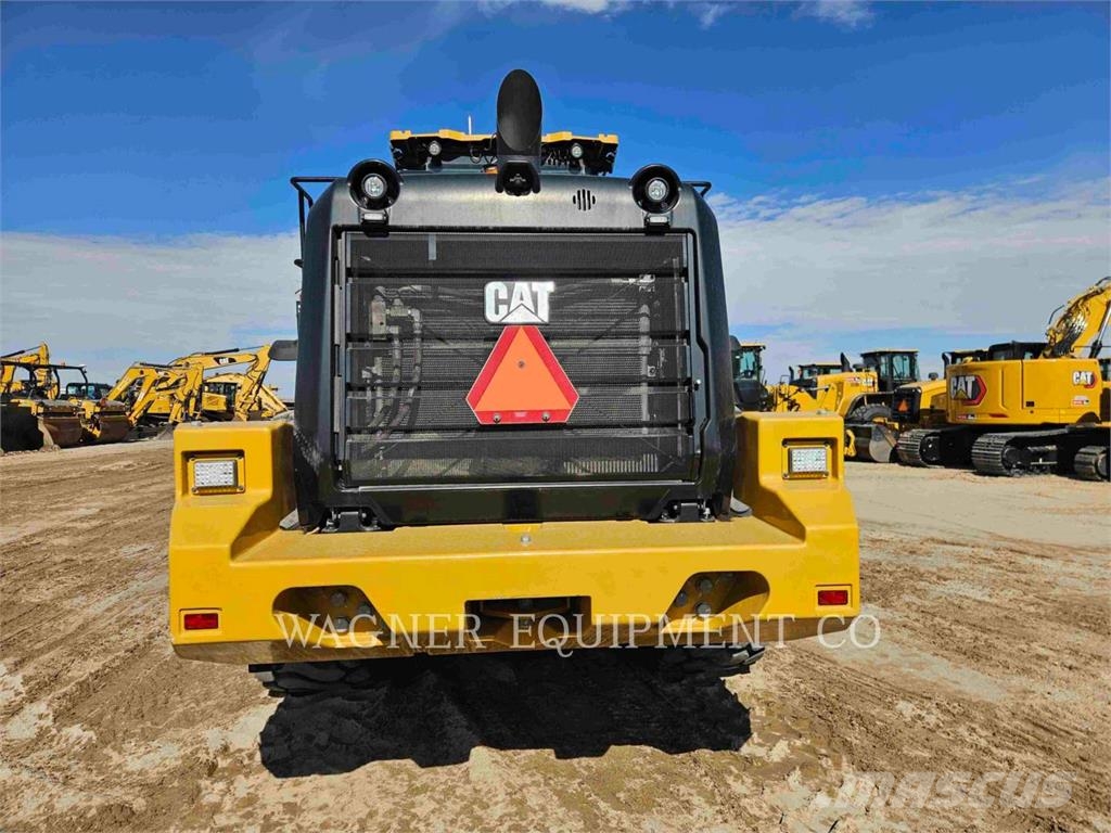 CAT 97214 Iekrāvēji uz riteņiem