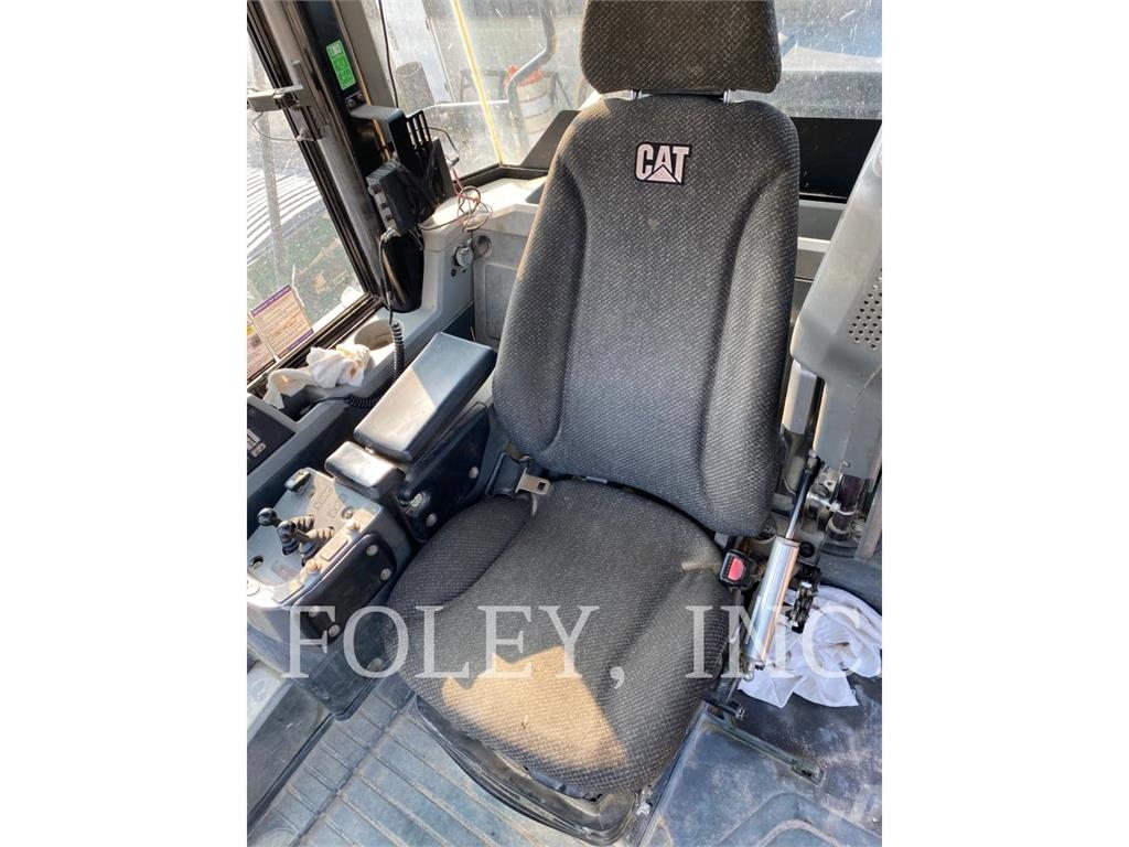 CAT 972M 휠로우더