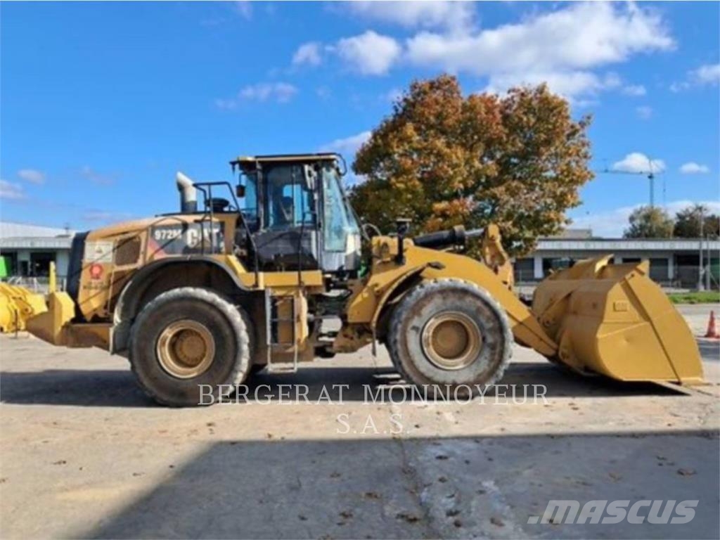 CAT 972M لوادر بعجل