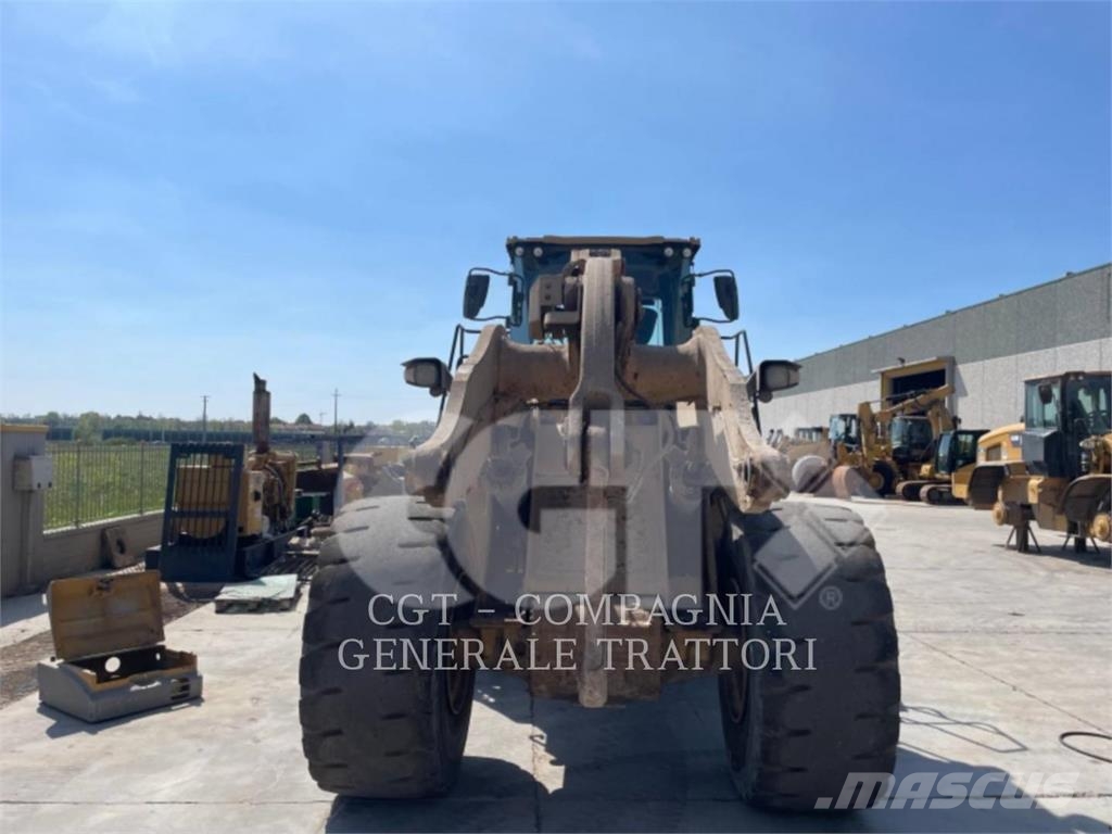 CAT 972M Pale gommate