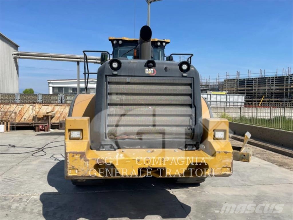 CAT 972M Pale gommate