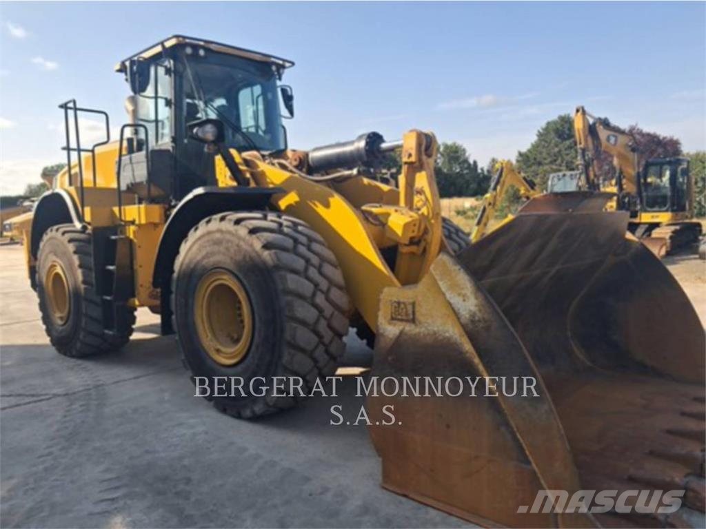CAT 972M Pale gommate