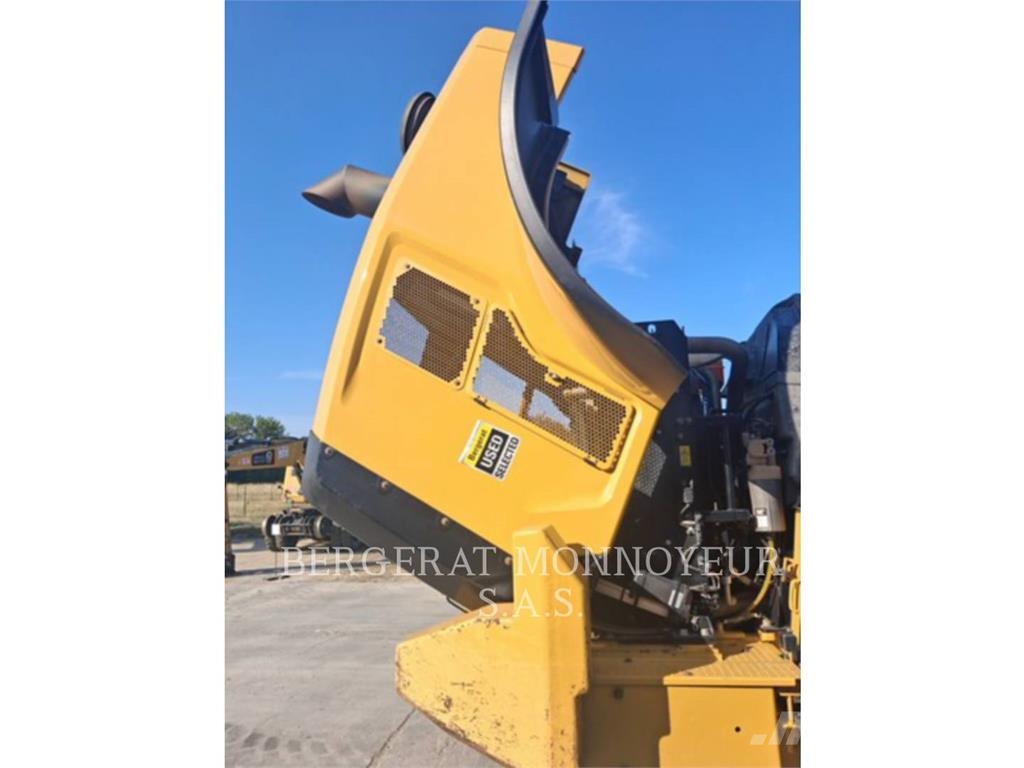 CAT 972M Pale gommate