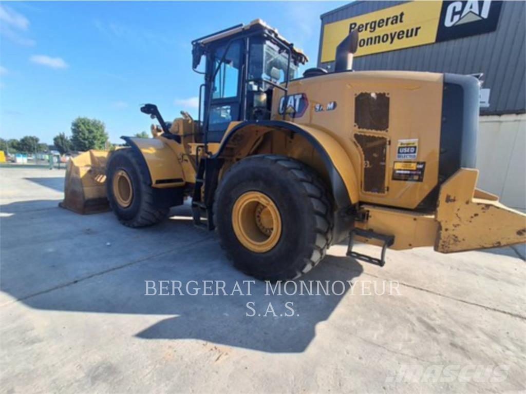 CAT 972M Pale gommate