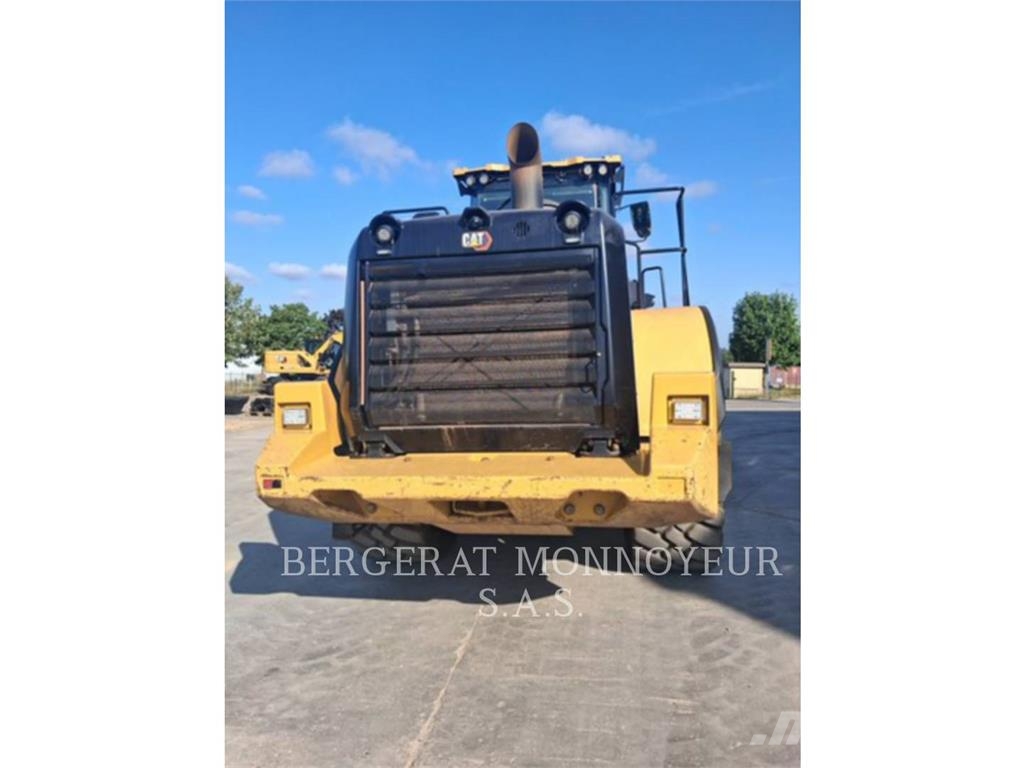CAT 972M Pale gommate