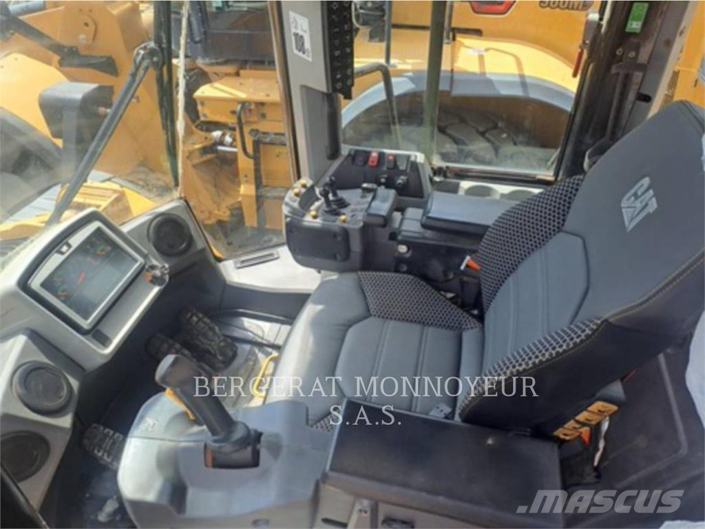 CAT 972M Pale gommate
