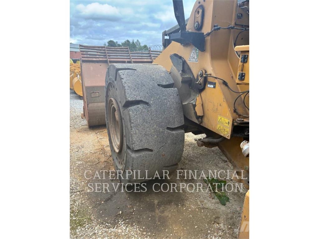 CAT 972M Kolesni nakladalci