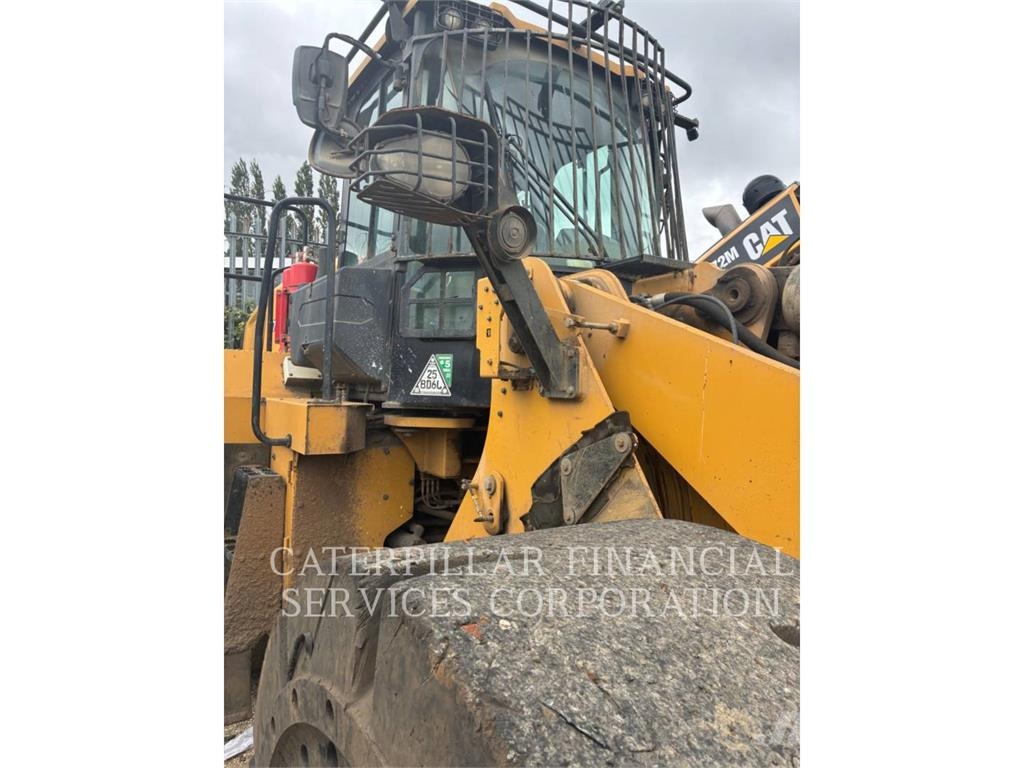 CAT 972M Kolesni nakladalci