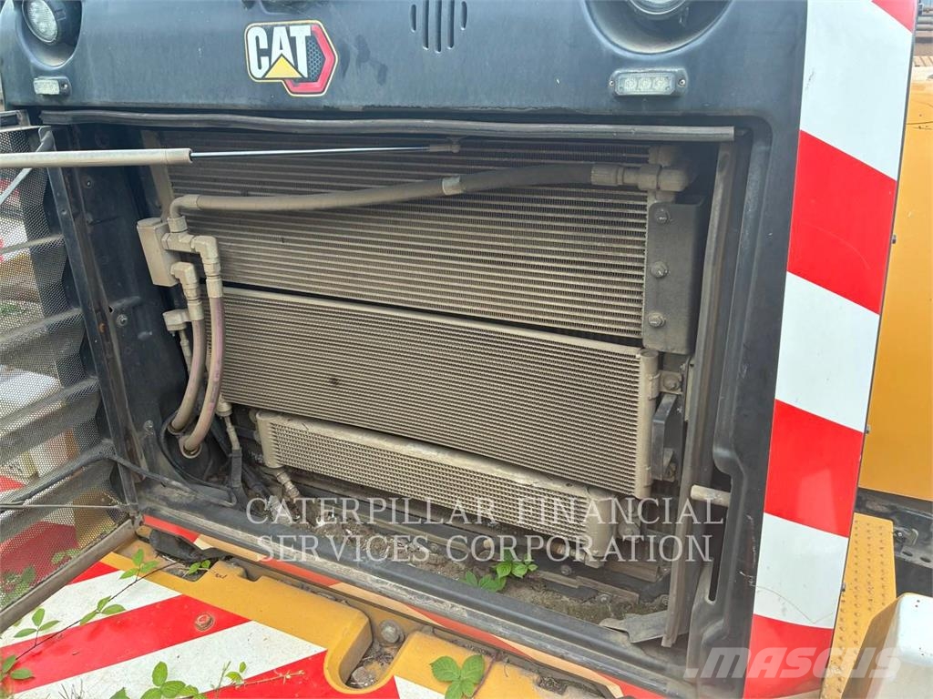 CAT 972M Kolesni nakladalci