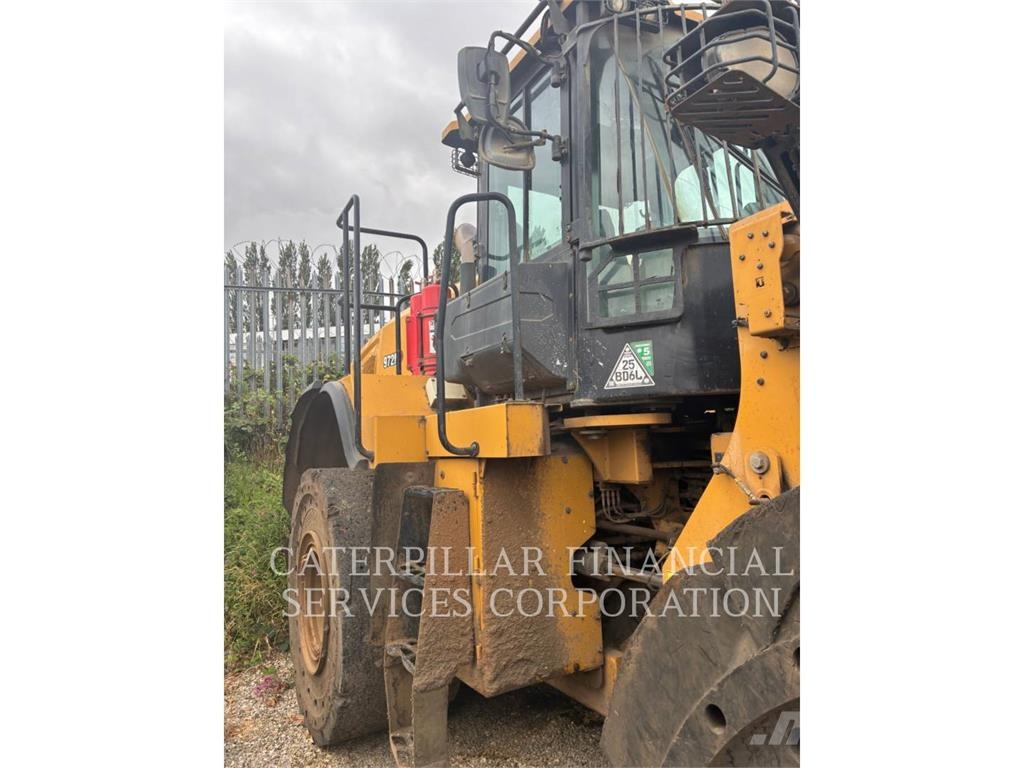 CAT 972M Kolesni nakladalci