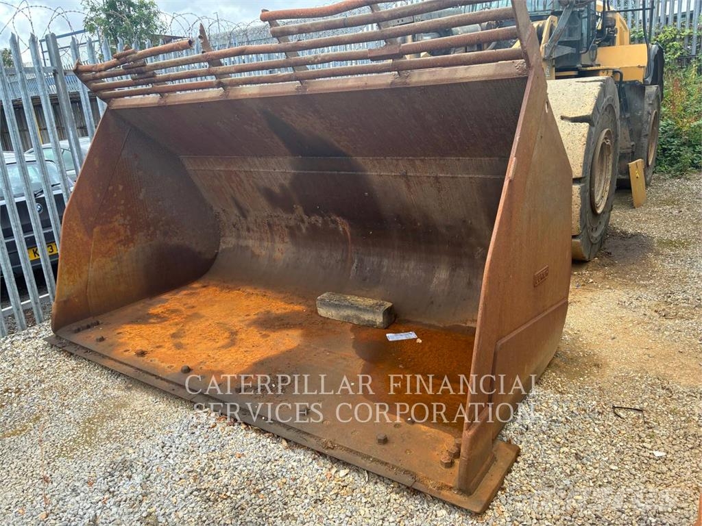 CAT 972M Kolesni nakladalci