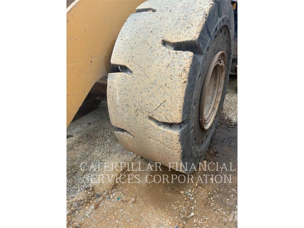 CAT 972M Kolesni nakladalci