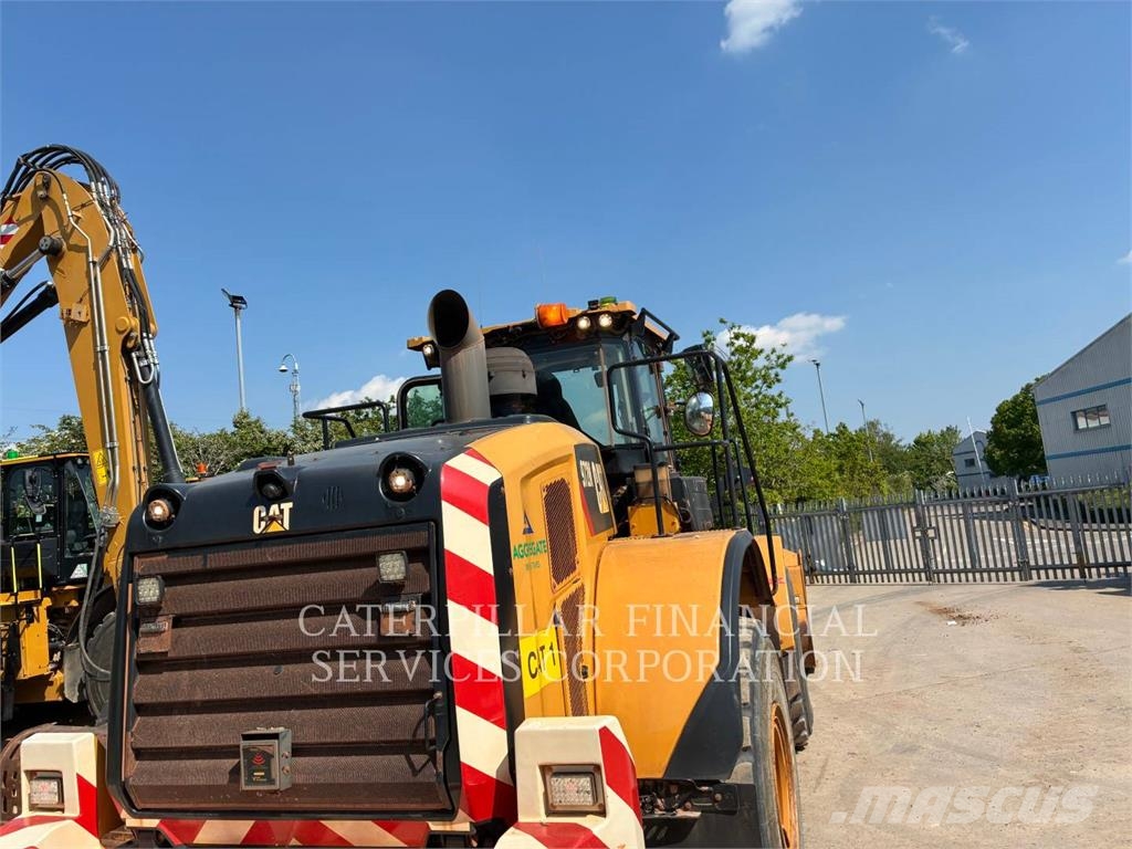 CAT 972M Kolesni nakladalci