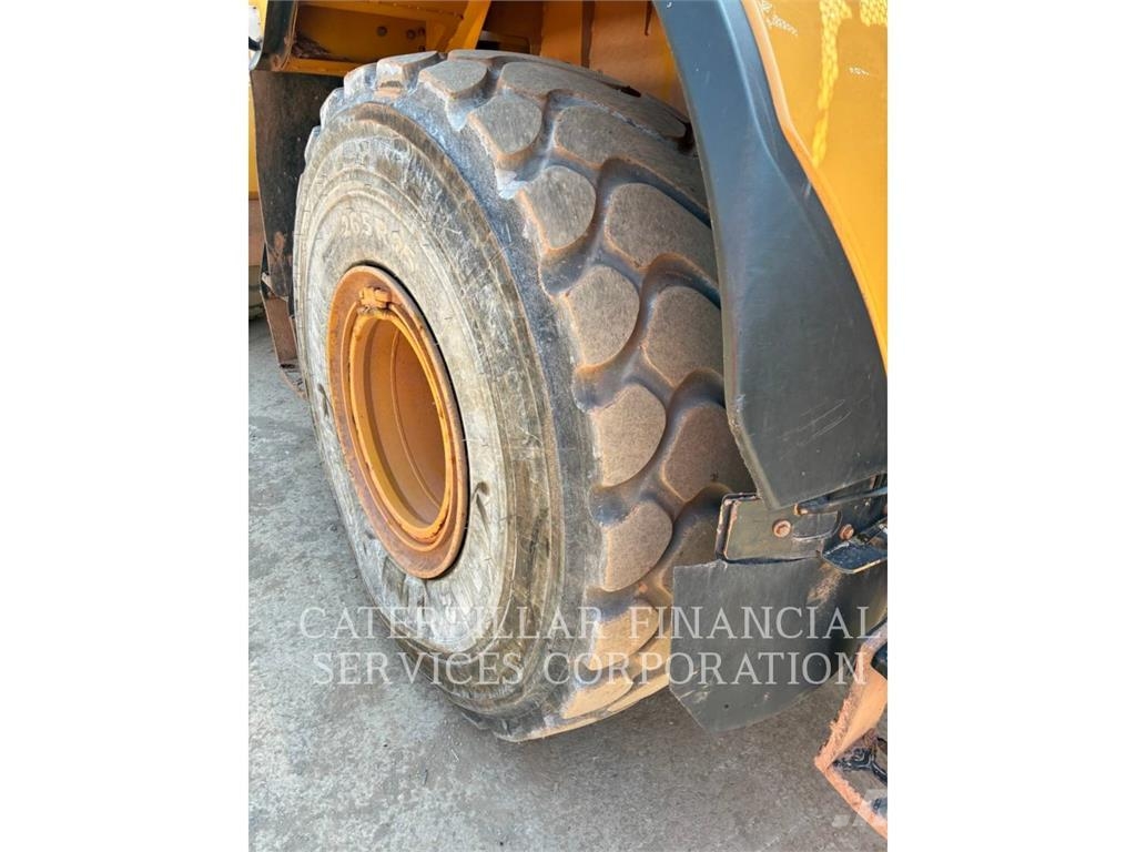 CAT 972M Kolesni nakladalci