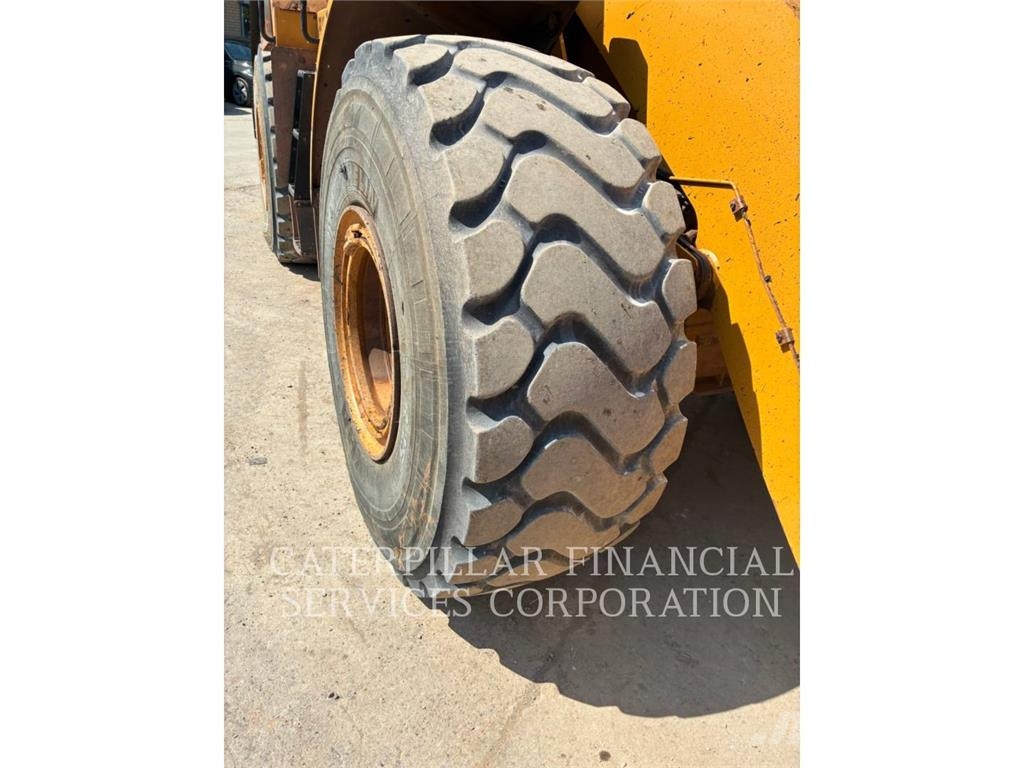 CAT 972M Kolesni nakladalci