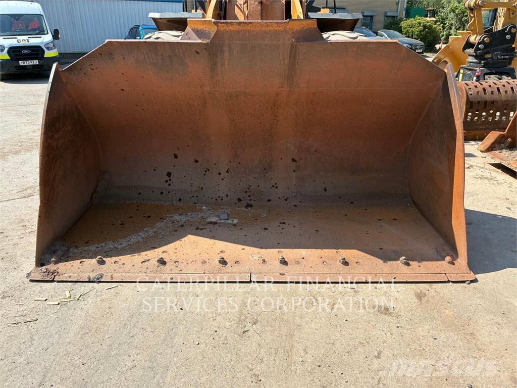 CAT 972M Kolesni nakladalci