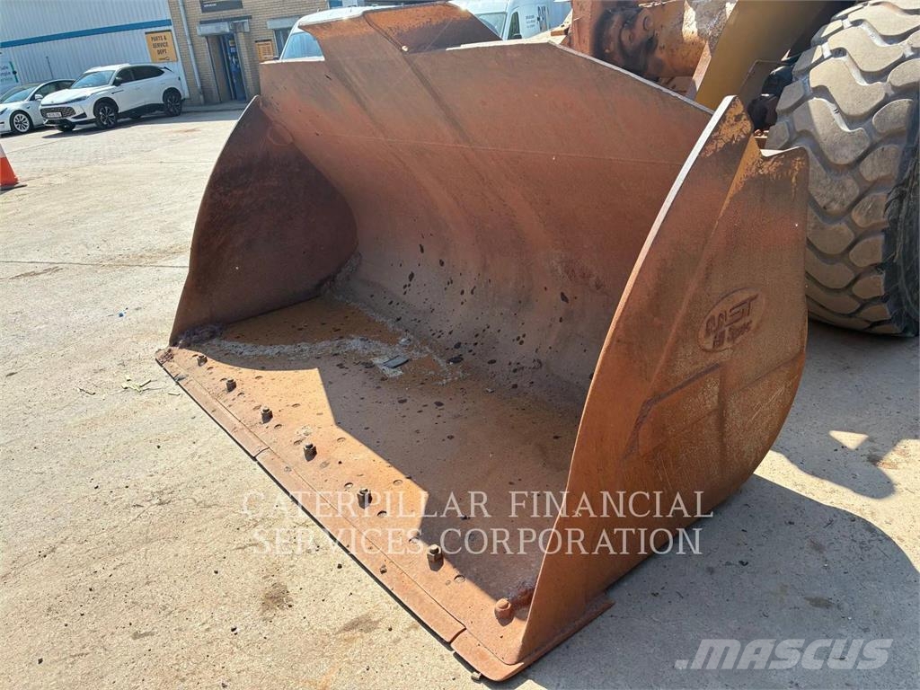 CAT 972M Kolesni nakladalci