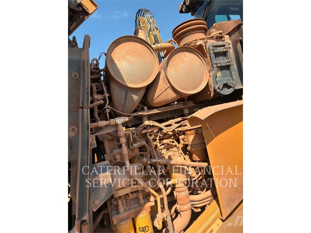 CAT 972M Kolesni nakladalci