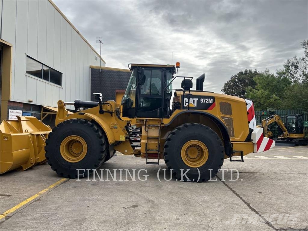 CAT 972M Pale gommate