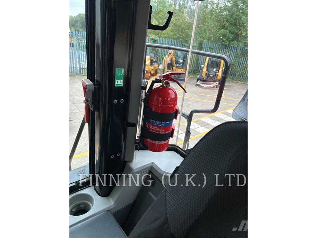 CAT 972M Pale gommate