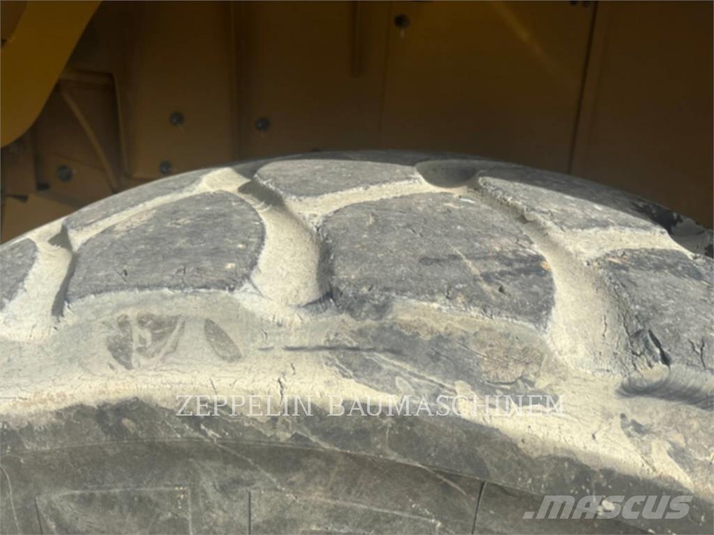 CAT 972M Radlader