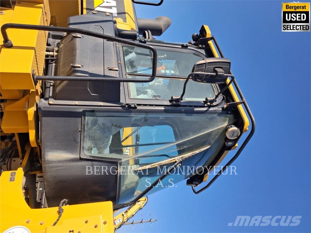 CAT 972M XE لوادر بعجل