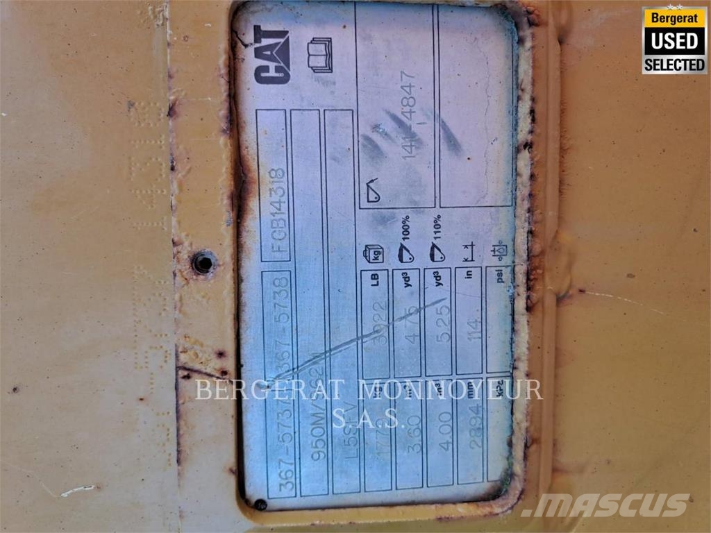CAT 972M XE لوادر بعجل