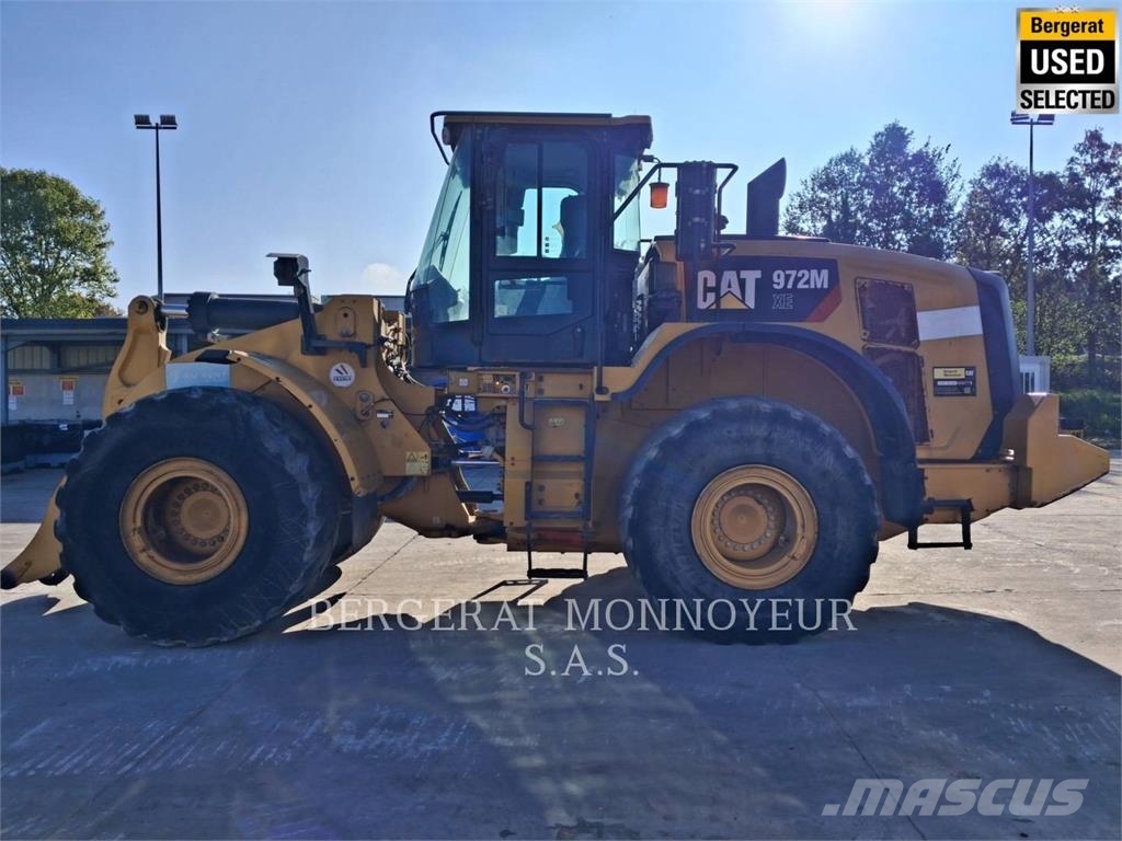 CAT 972M XE لوادر بعجل